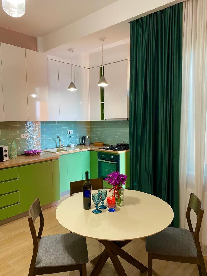 Lovely And Cozy Apartment! Kutaisi Ngoại thất bức ảnh